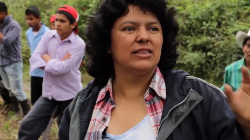 Qui était Berta Cáceres, assassinée en 2016 pour avoir défendu une rivière sacrée au Honduras ?  - Action environnementale Berta Cáceres Environnement Honduras