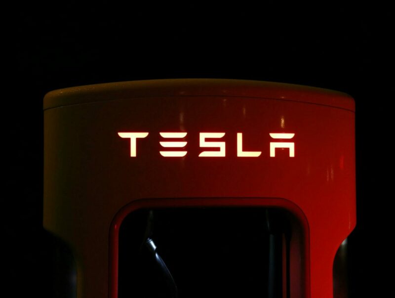 Tesla affirme ne pas avoir de données sur un accident mortel… un pirate les retrouve ⇒ 243 M$  - Accident de voiture Floride Justice Naibel Benavides Leon Pilotage automatique Tesla