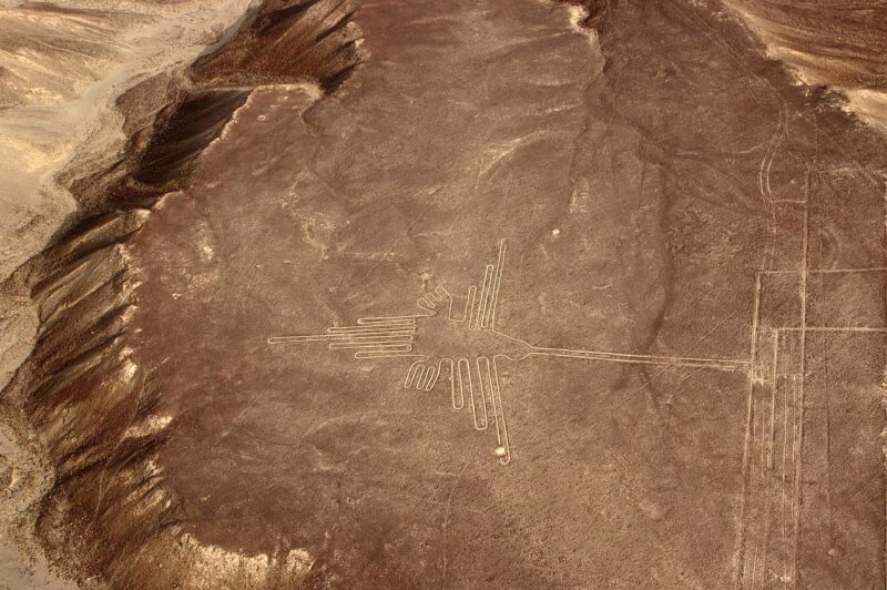 Résoudra-t-on un jour ces cinq mystères archéologiques ?  - Alignements de Carnac Archéologie Carnac Géoglyphes de Nazca Histoire Île de Pâques Recherche scientifique