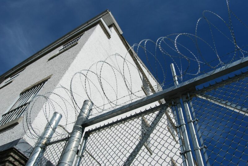 La contrôleure générale demande la fermeture de la prison pour mineurs à Marseille  - Contrôleur générale des prisons Marseille Prison Prison pour mineurs