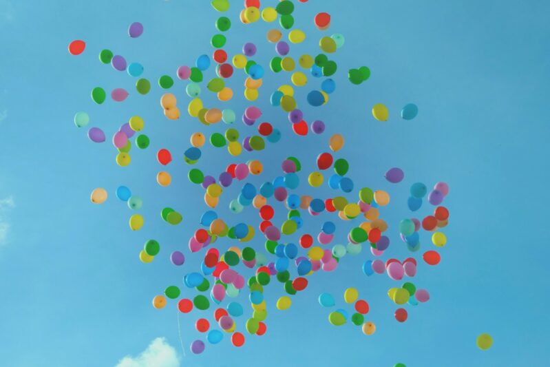 Cleveland : il y a 40 ans, le record du monde du plus grand lâcher de ballons virait à la catastrophe  - Cleveland États-Unis Insolite Lâcher de ballons