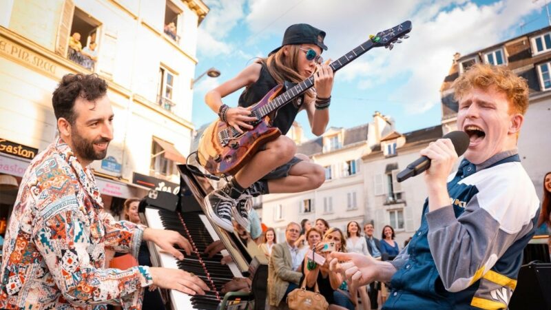 Paris, plein tube : Bohemian Rhapsody en flashmob XXL  - Bohemian Rhapsody Flashmob Julien Cohen Paris Queen