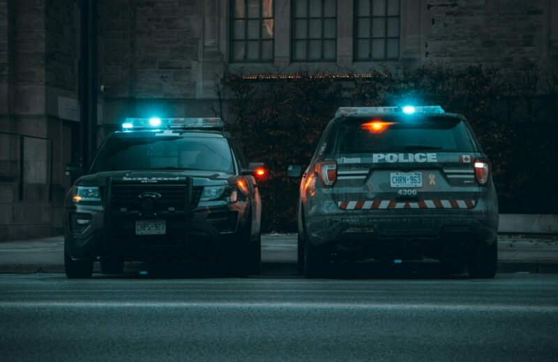 Accusé de violences contre des policiers, il est relaxé grâce à la vidéo filmée par une riveraine  - État policier Justice Mensonge policier Police Vidéo