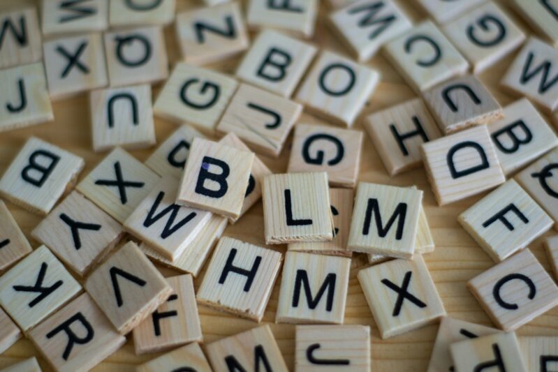 La colonisation commence par les mots  - Colonialisme Colonisation Linguisme Mots