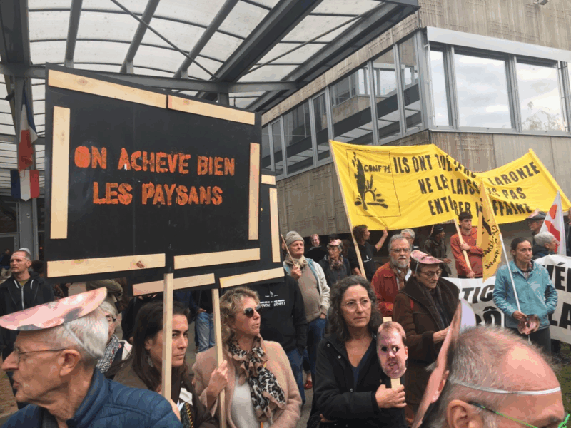 Agriculteur abattu par un gendarme : "Ne les laissons pas enterrer l'affaire"  - Agriculture Confédération paysanne Gendarmerie Jérôme Laronze Justice